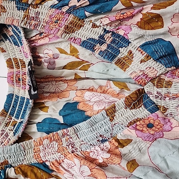 Floral Maxi Dress with Cap Sleeves - Picture 5 of 11